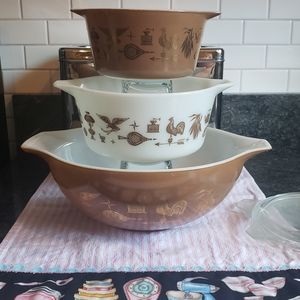 Vintage Pyrex Early American set of 3